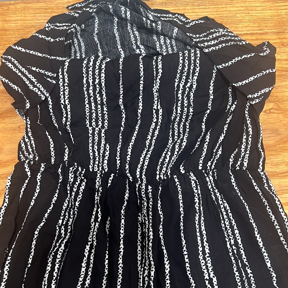 NWOT black and white striped jumpsuit size M - Picture 6 of 7